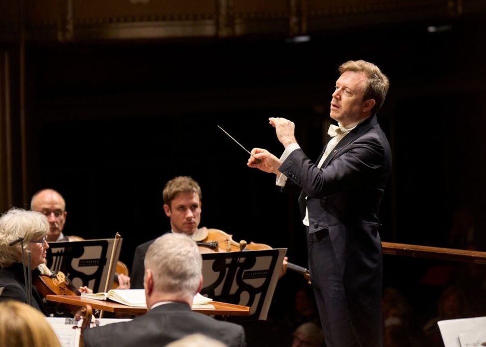 Harding Conducts Schumann