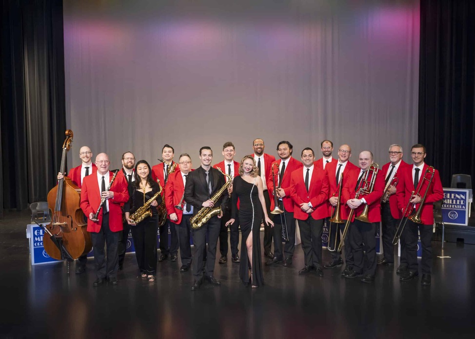 In The Christmas Mood with the Glenn Miller Orchestra