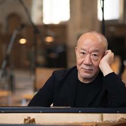 Hisaishi Conducts Hisaishi